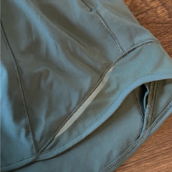 Lululemon Hotty Hot Long 4” Shorts Green Size 4 Tall - Picture 2 of 5